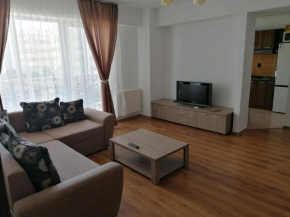 Damla Summerland Mamaia
